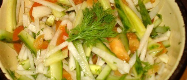 Салат из редьки с овощами