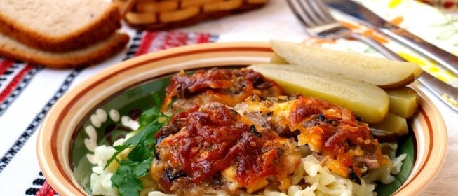 Свинина запечённая в духовке с шампиньонами