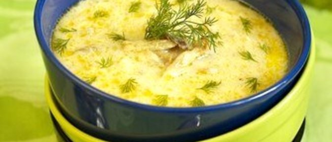 Рыбный суп по‑кубински с картофелем и зеленым горошком