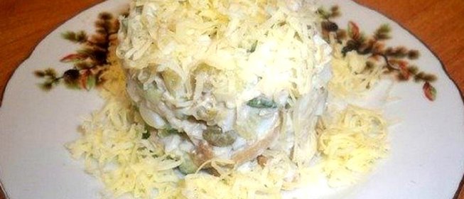 Салат из курицы с острым соусом