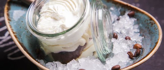 Овсяное тирамису с черничным джемом