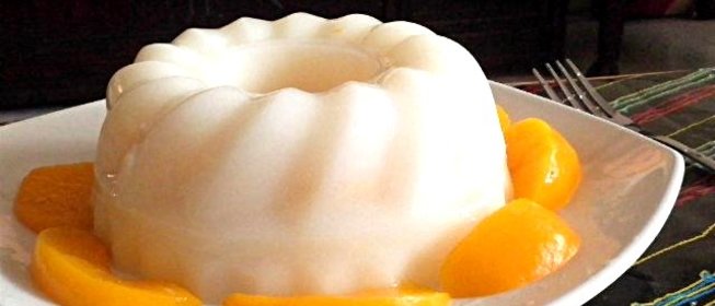 Сметанное желе с фруктами