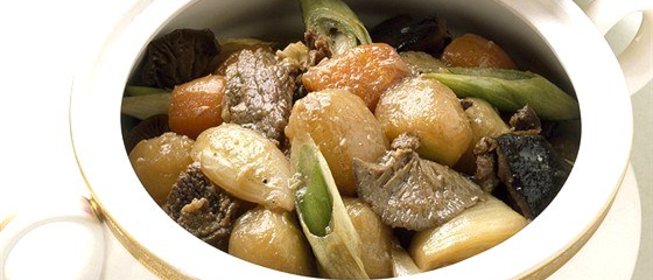 Свинина в горшочке