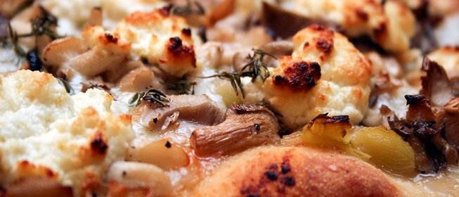 Пицца с солеными грибами