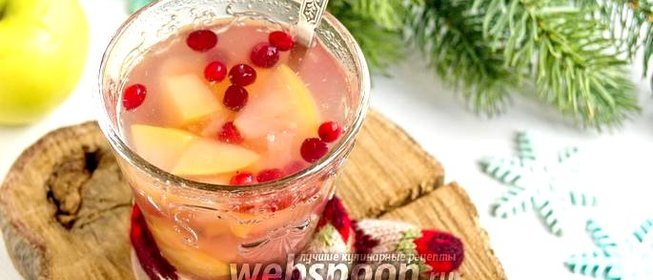 Компот из клюквы и яблок