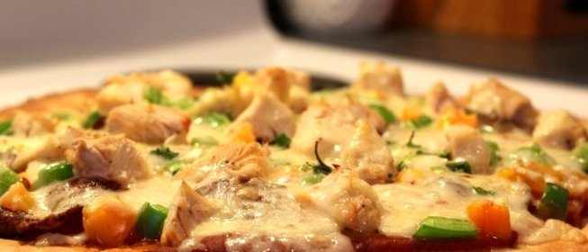 Пицца с вареной курицей