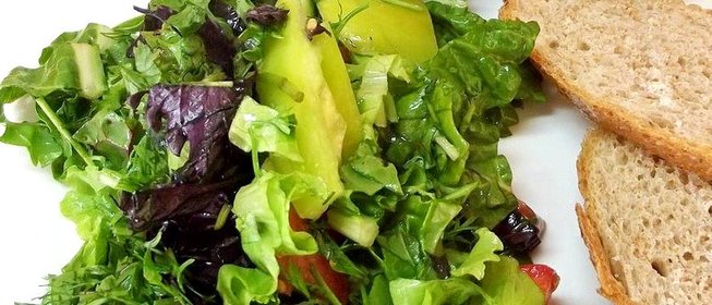 Салат из листовой свеклы мангольд