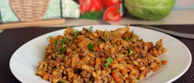 Вкусная перловая каша с мясным фаршем и овощами