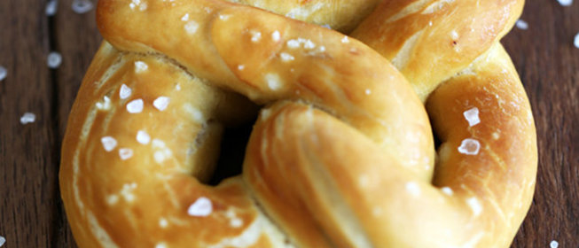 Брецель с морской солью