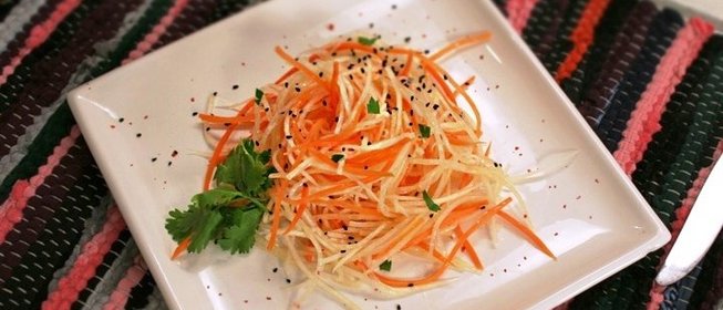 Салат из редьки с морковью