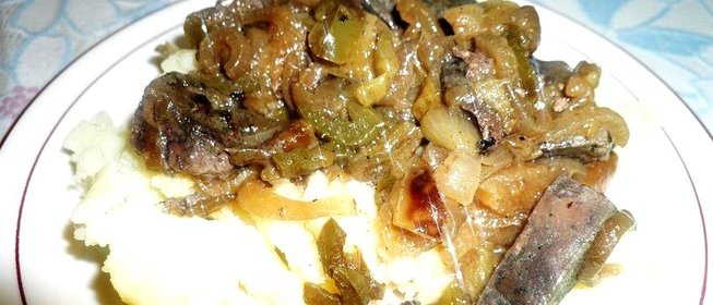 Печень с болгарским перцем и яблоком