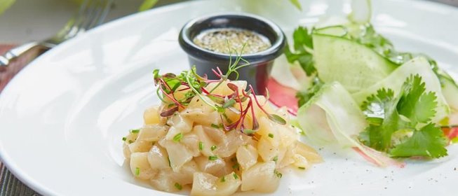 Севиче из морского гребешка с соусом из водорослей