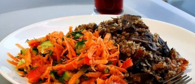 Гречка с лисичками в казане