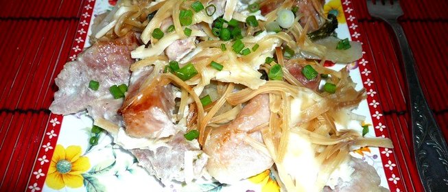 Свинина запеченная с картофелем