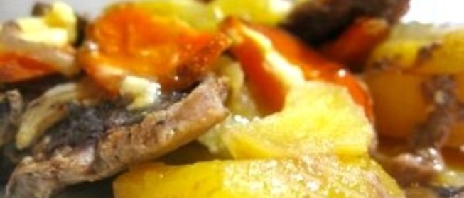 Мясо в духовке с грибами