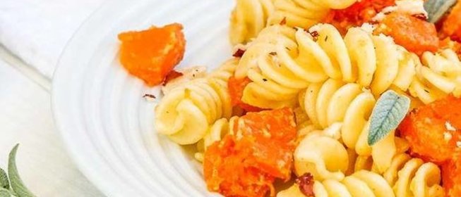 Фузилли с тыквой и фундуком