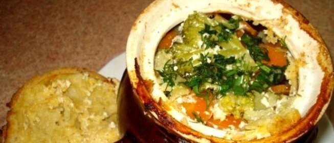 Свинина запеченная в горшочке