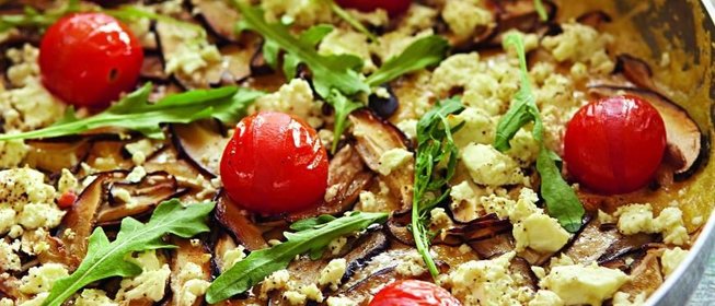 Полента с грибами и помидорами