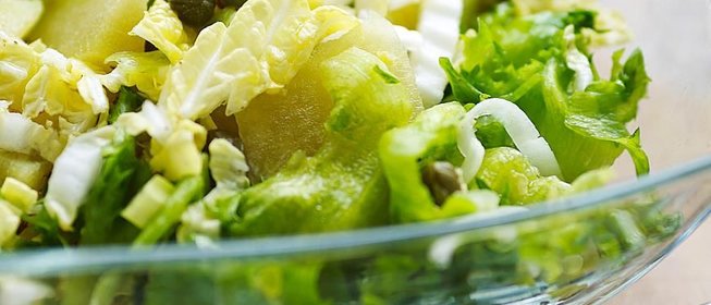 Зелёный салатик с запеченой редькой и каперсами