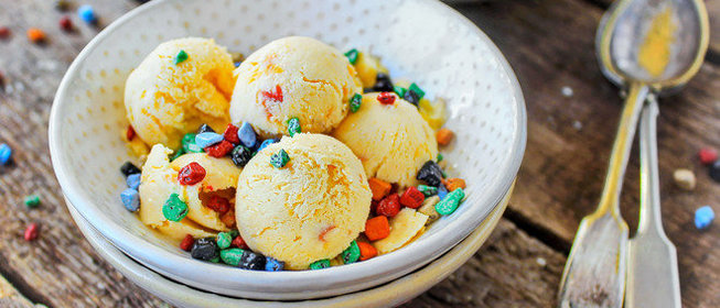 Семифредо из запеченных персиков с кардамоном