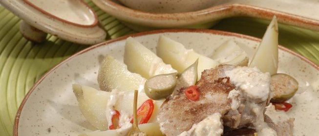 Вырезка из свинины с грецкими орехами