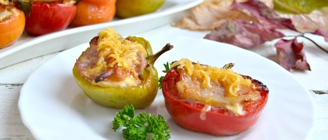 Перец сладкий фаршированный курицей и сыром