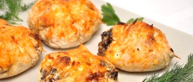 Куриное филе с грибами в духовке