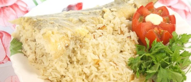 Судак запеченный с рисом в фольге