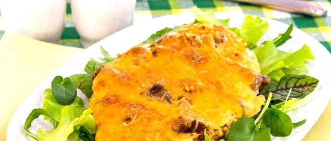 Куриное филе, запеченное с опятами