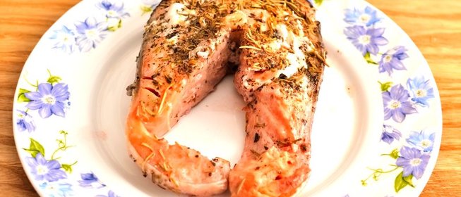 Стейк лосося в фольге