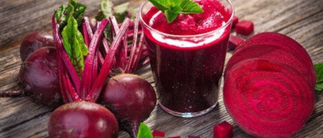 Смузи со свеклой, гранатом и апельсином