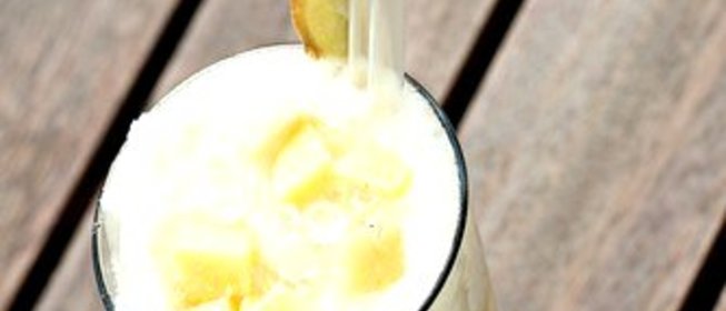 Смузи с манго и маракуйей