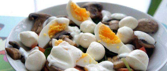 Салат с грибами и моцареллой