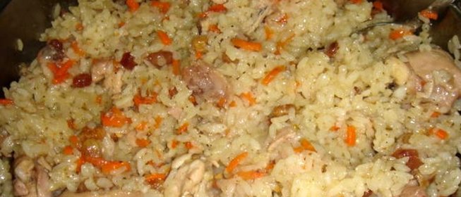 Плов с курицей и изюмом