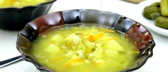 Вегетарианский рассольник с перловкой