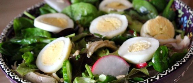 Весенний салат с курицей