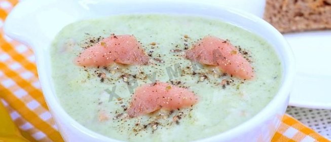 Суп с копченой горбушей