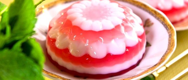 Желе бело-розовое