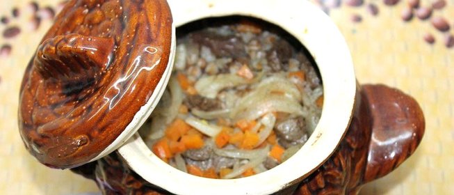 Гречка в горшочке с свиной печенью