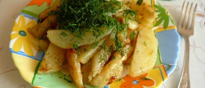 Картофель с луком и укропом