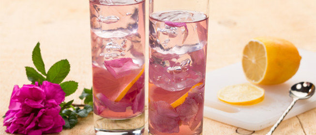 Розовый чай