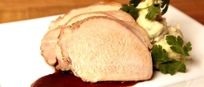 Свинина, запеченная куском со специями