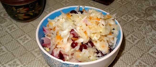 Квашеная капуста с клюквой и медом