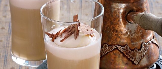 Молочный кофе глясе