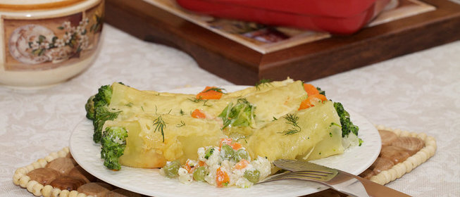 Салат с курицей и ананасами