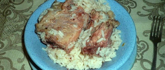 Свинина по-домашнему с рисом и курагой