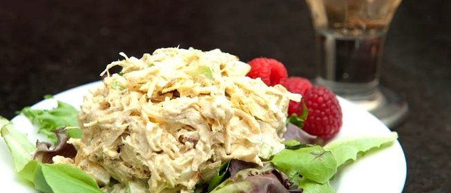 Салат из курицы с сельдереем