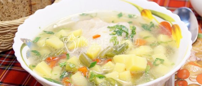 Куриный суп с овощами и фасолью