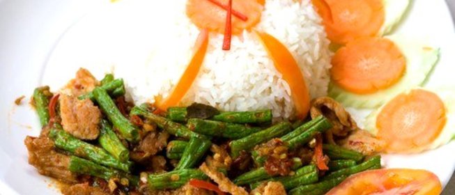 Жареная свинина с зеленой фасолью