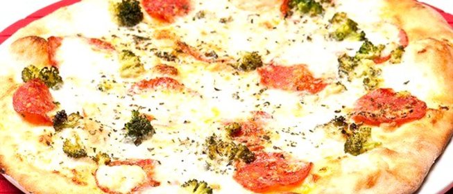 Пицца с капустой брокколи